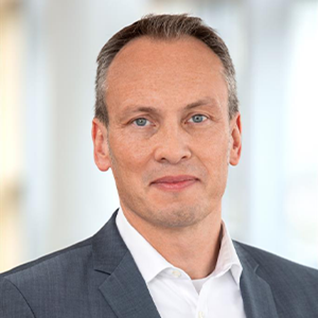 Juergen Lindner headshot