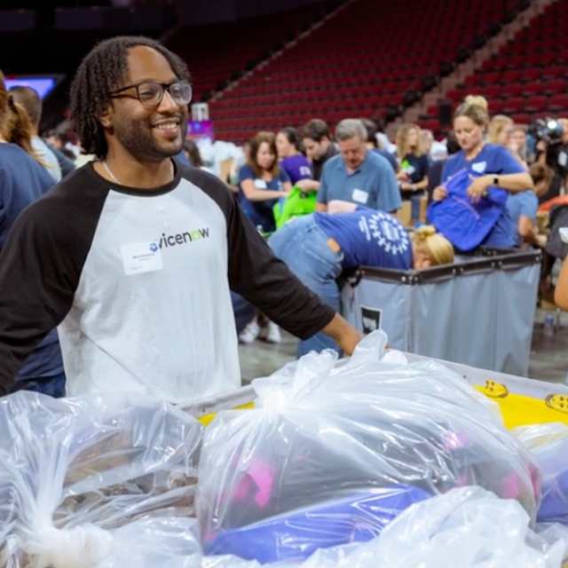 ServiceNow employees volunteering