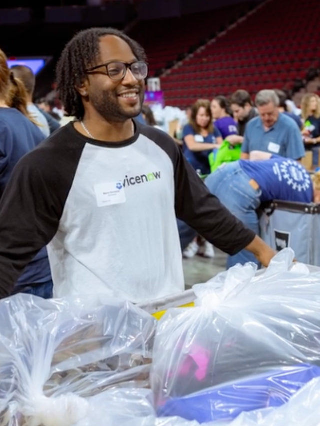 ServiceNow forward deployed engineering teamServiceNow employees volunteering
