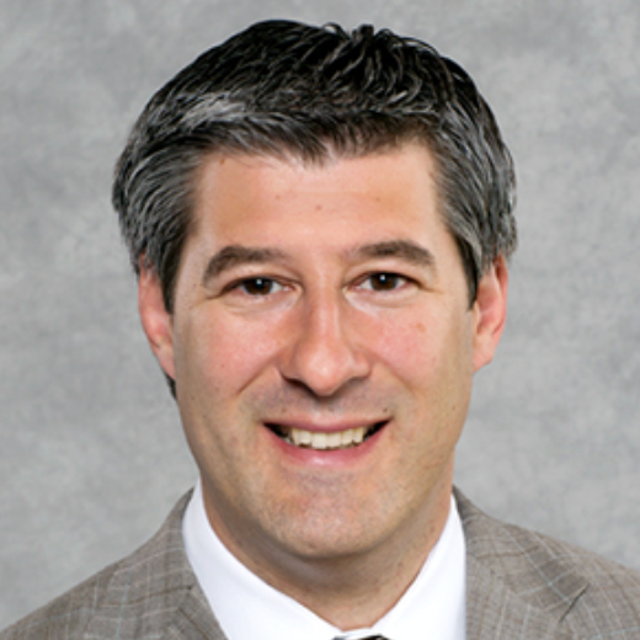 Stephen Elliot headshot