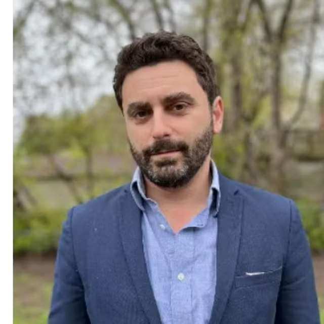 Deniz Demirel headshot