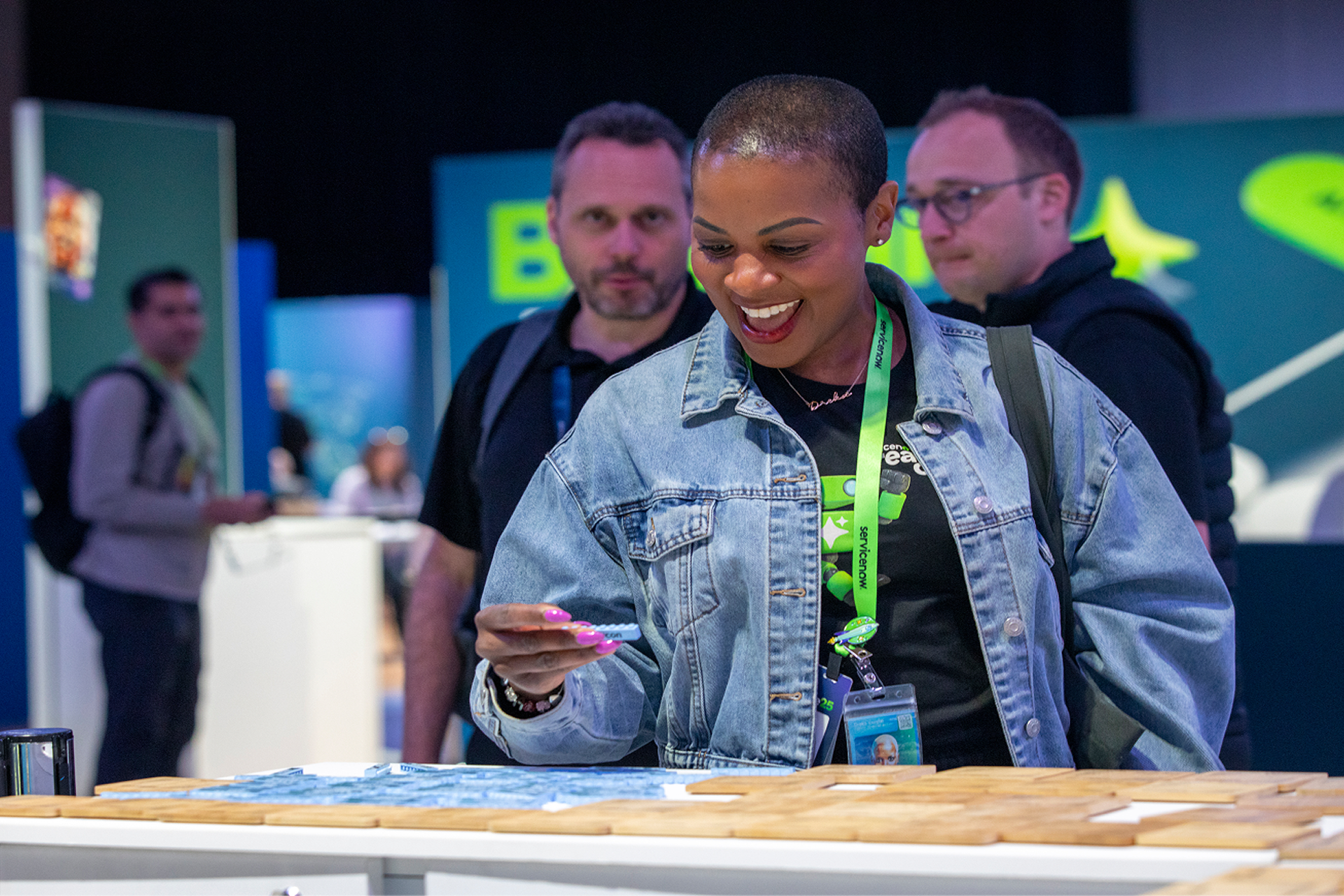 two women's are doing discussion 