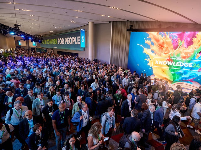 Mass of attendees at ServiceNow Knowledge